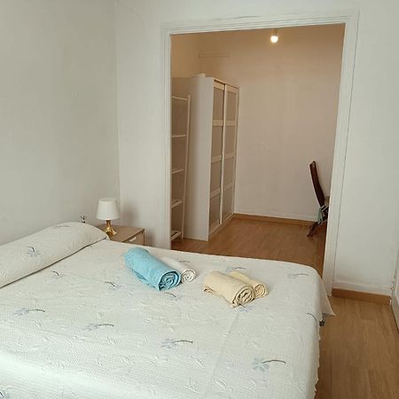 Piso Antiguo, Muebles Viejos, Muy Sencillo, Alquilado En Invierno A Estudiantes, Sin Ascensor, Cocina Antigua A Gas, Edificio Muy Antiguo Leilighet La Coruña Eksteriør bilde