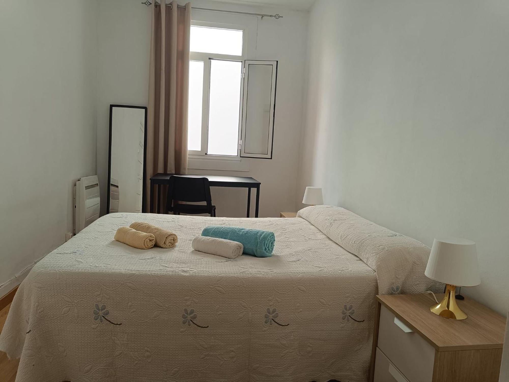 Piso Antiguo, Muebles Viejos, Muy Sencillo, Alquilado En Invierno A Estudiantes, Sin Ascensor, Cocina Antigua A Gas, Edificio Muy Antiguo Leilighet La Coruña Eksteriør bilde
