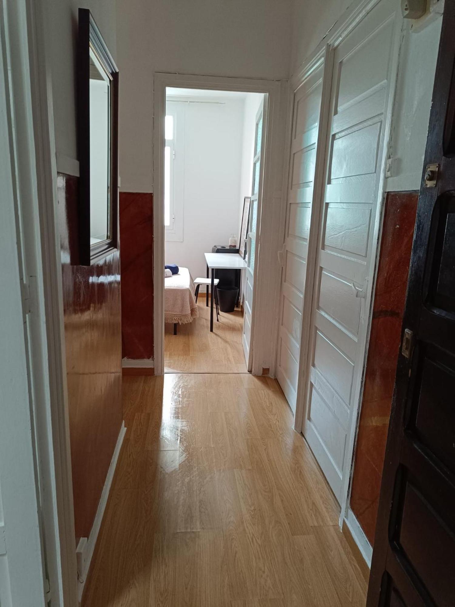 Piso Antiguo, Muebles Viejos, Muy Sencillo, Alquilado En Invierno A Estudiantes, Sin Ascensor, Cocina Antigua A Gas, Edificio Muy Antiguo Leilighet La Coruña Eksteriør bilde